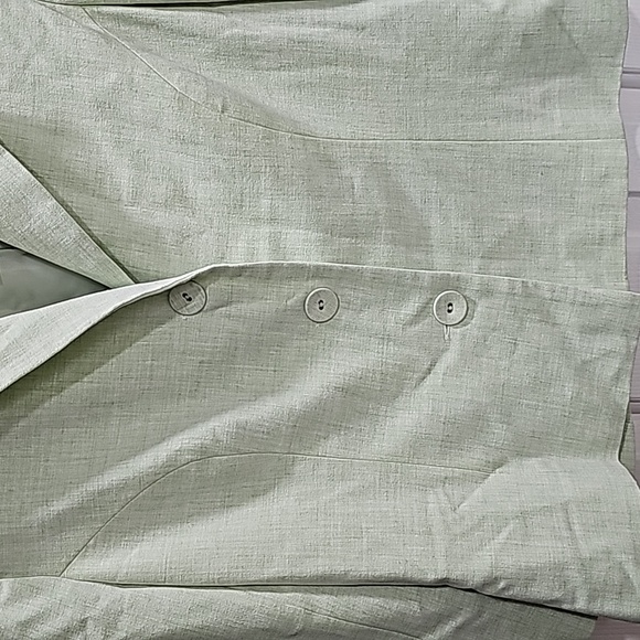 Light Green Jacket - Picture 4 of 12